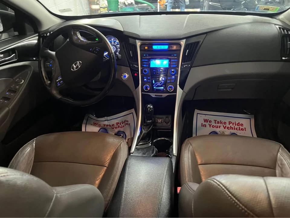 2013 Hyundai Sonata - Image 16 of 18