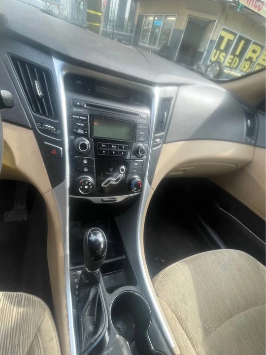 2013 Hyundai Sonata - Image 11 of 17