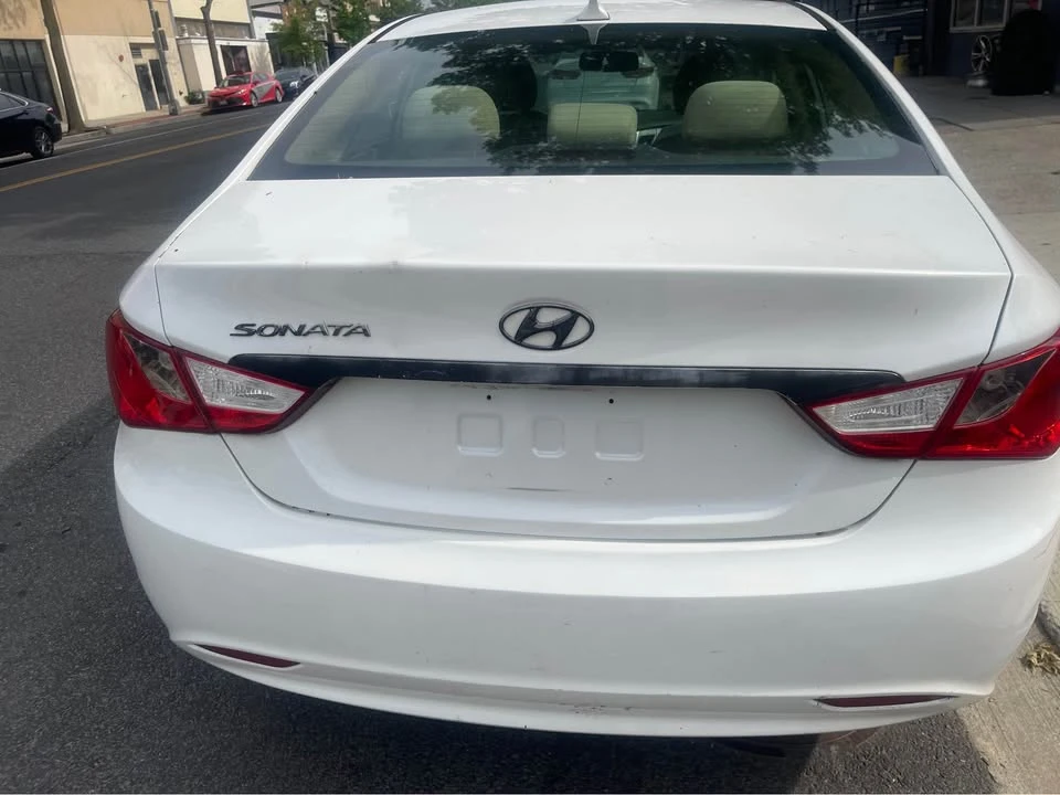 2013 Hyundai Sonata - Image 6 of 17