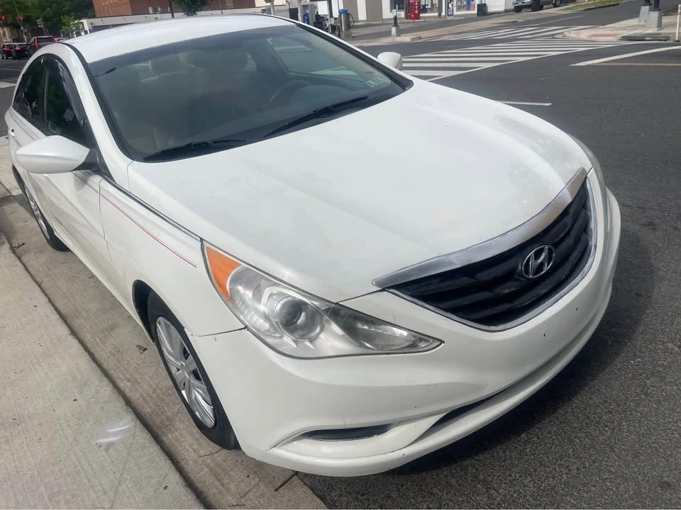 2013 Hyundai Sonata - Image 3 of 17