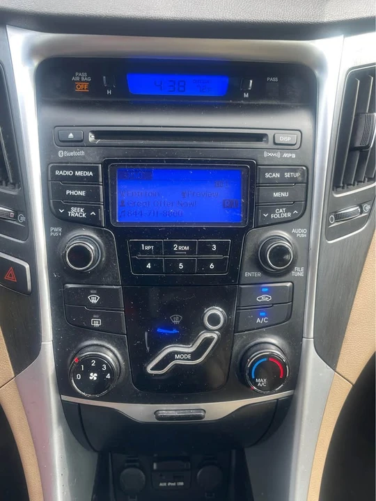 2013 Hyundai Sonata - Image 16 of 17