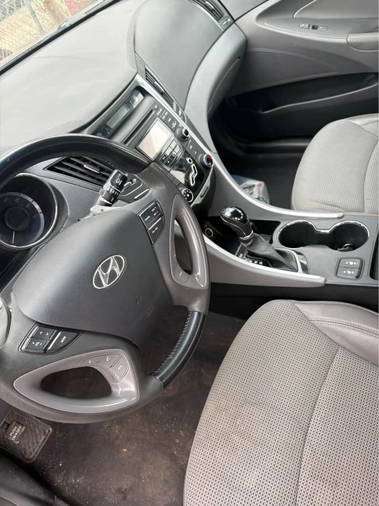 2013 Hyundai Sonata - Image 5 of 8