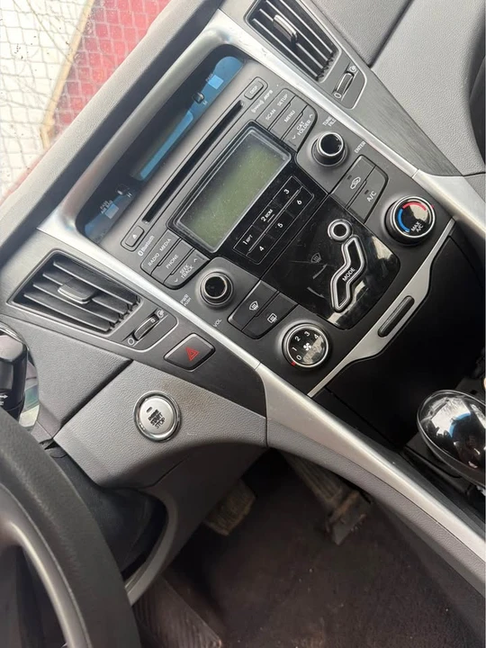 2013 Hyundai Sonata - Image 6 of 8