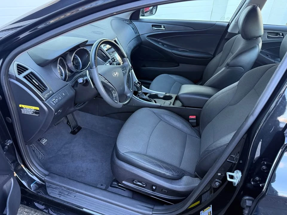 2013 Hyundai Sonata - Image 11 of 15