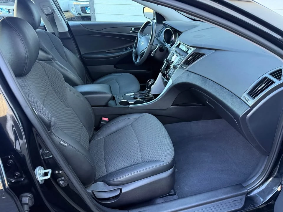 2013 Hyundai Sonata - Image 13 of 15