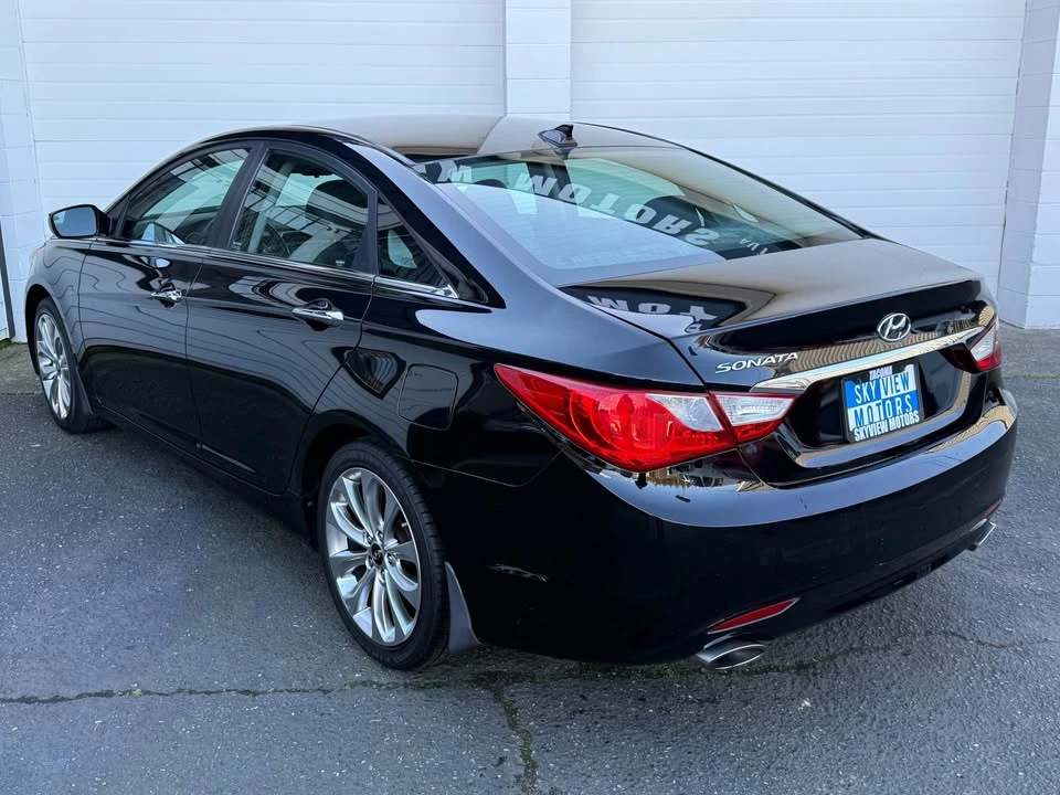 2013 Hyundai Sonata - Image 2 of 15