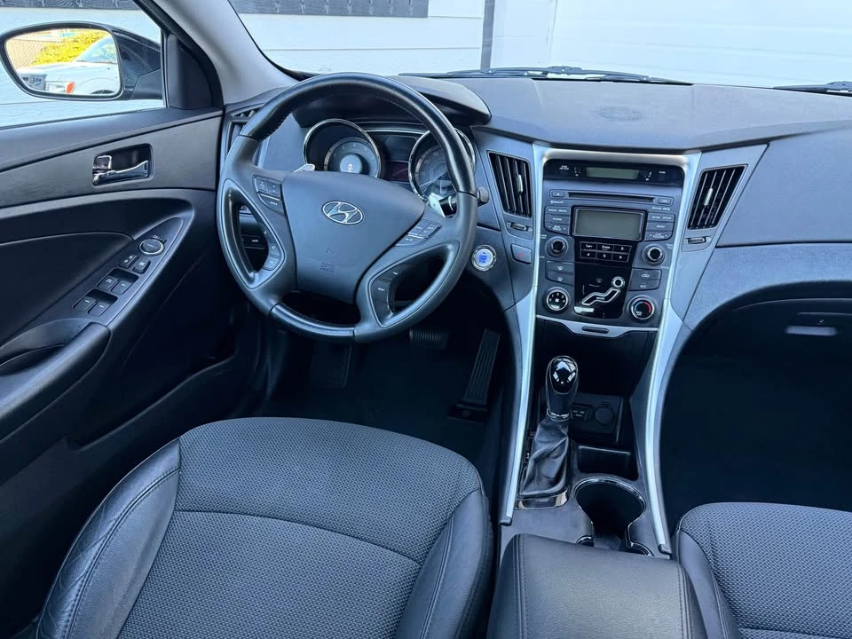 2013 Hyundai Sonata - Image 10 of 15