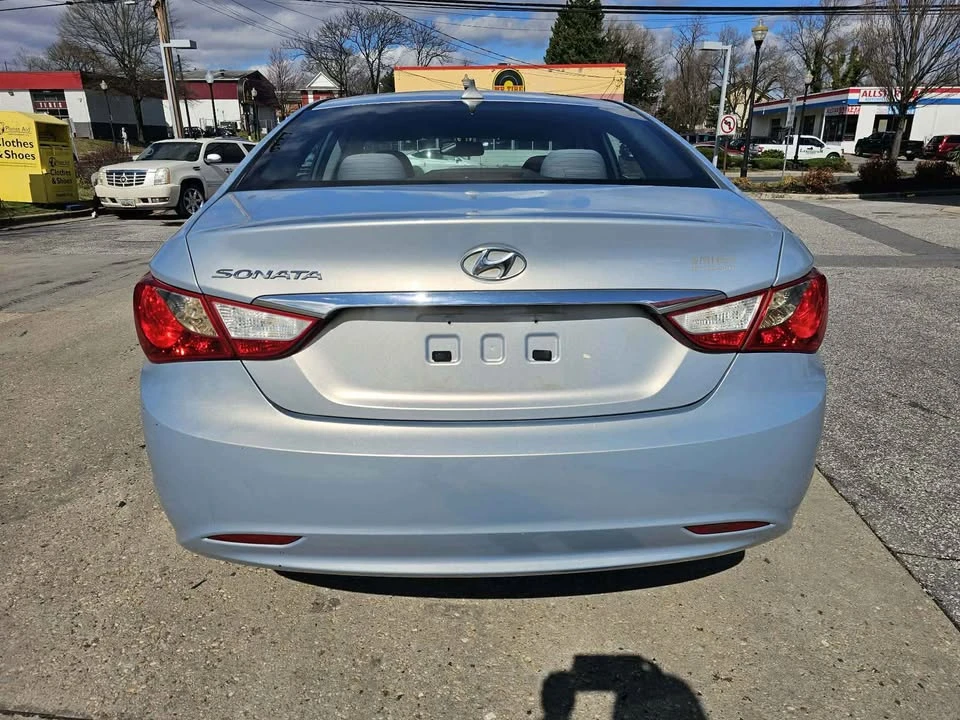 2013 Hyundai Sonata - Image 7 of 9