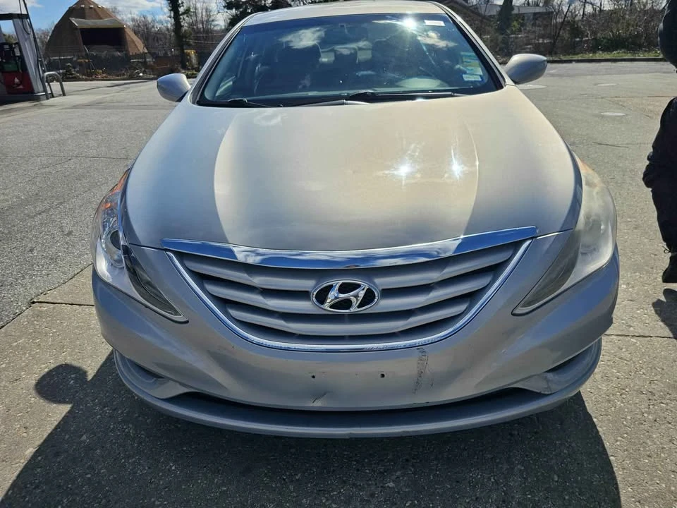 2013 Hyundai Sonata - Image 3 of 9