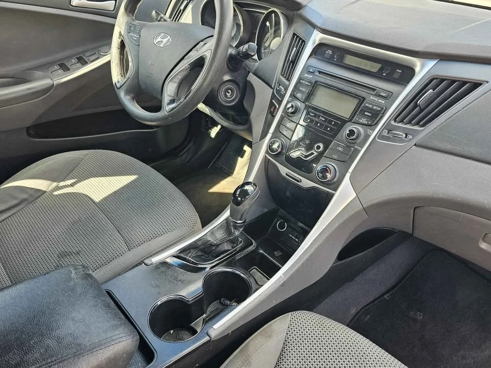 2013 Hyundai Sonata - Image 8 of 9