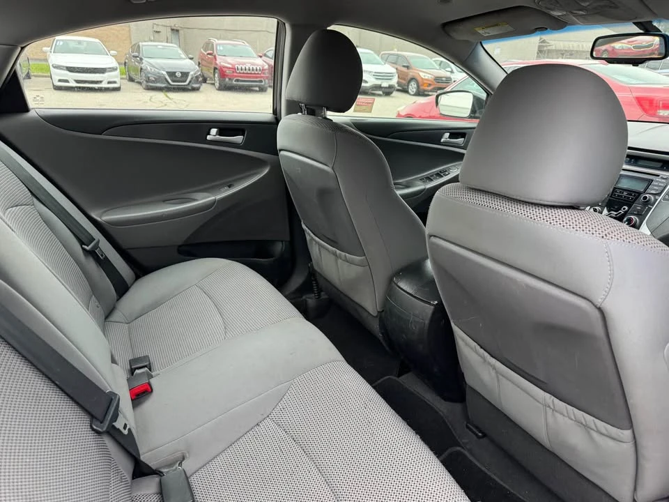2013 Hyundai Sonata - Image 7 of 9
