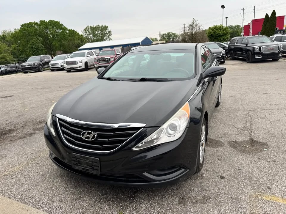 2013 Hyundai Sonata - Image 3 of 9