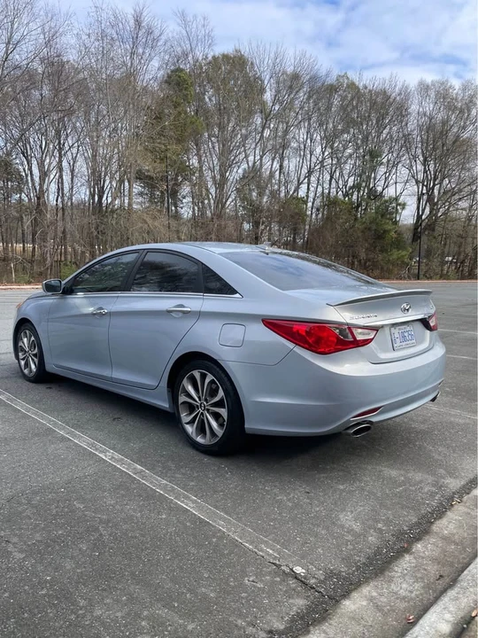 2013 Hyundai Sonata - Image 2 of 16