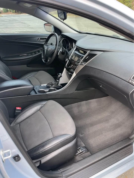 2013 Hyundai Sonata - Image 8 of 16