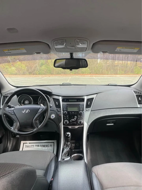 2013 Hyundai Sonata - Image 9 of 16