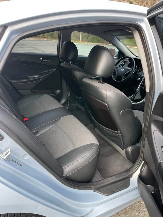 2013 Hyundai Sonata - Image 10 of 16