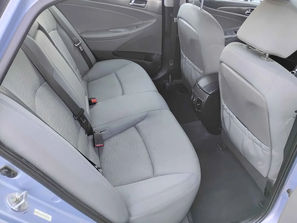 2013 Hyundai Sonata - Image 8 of 10