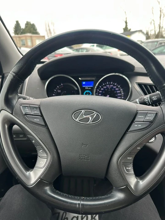 2013 Hyundai Sonata - Image 9 of 12