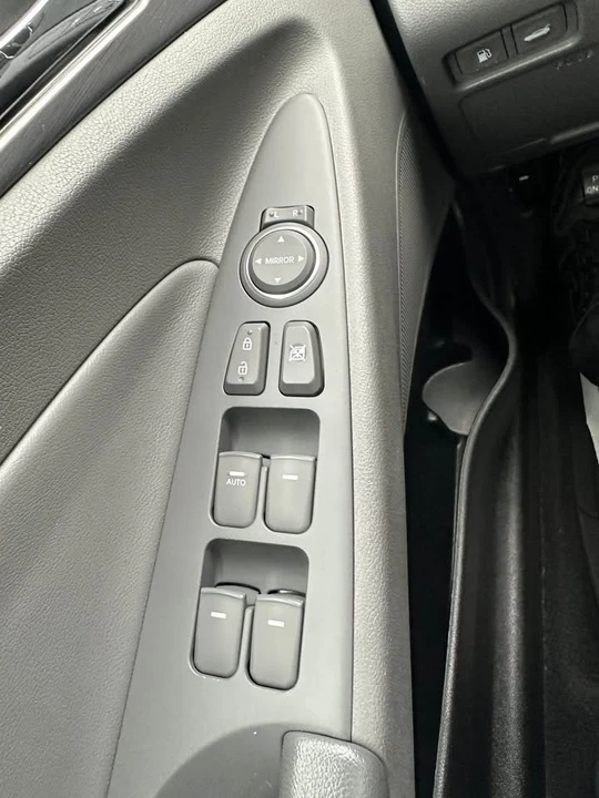 2013 Hyundai Sonata - Image 12 of 12