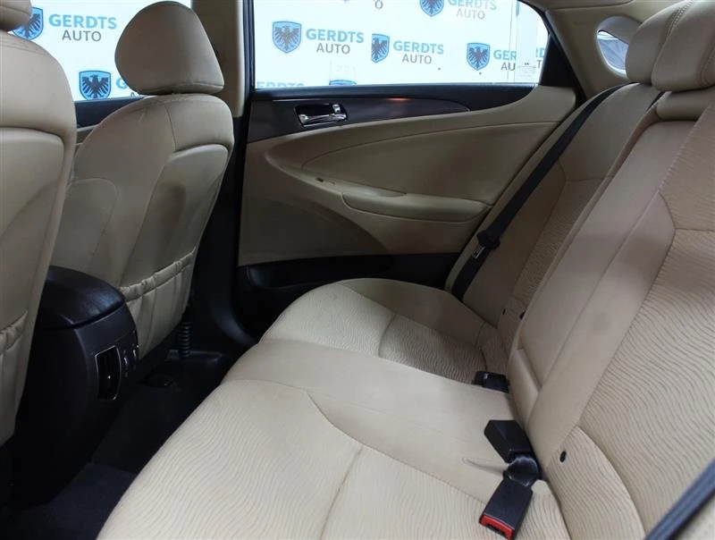2013 Hyundai Sonata - Image 16 of 20