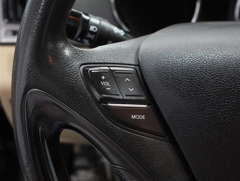 2013 Hyundai Sonata - Image 11 of 20