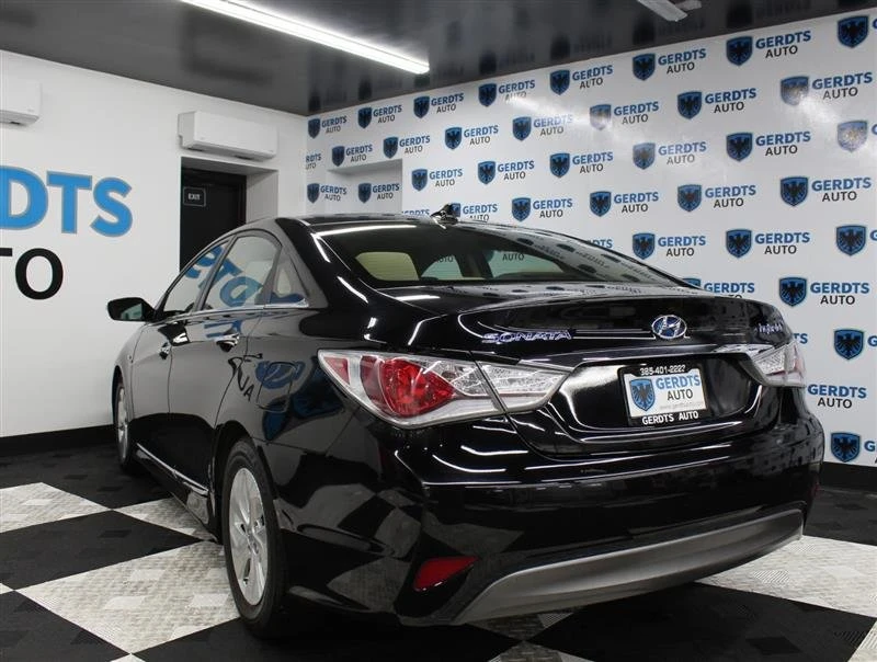 2013 Hyundai Sonata - Image 2 of 20