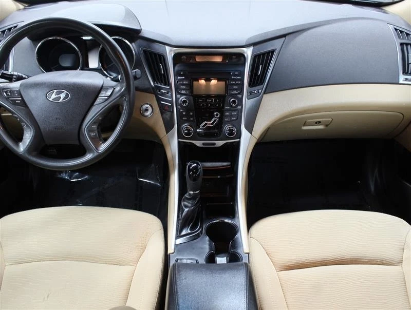 2013 Hyundai Sonata - Image 9 of 20
