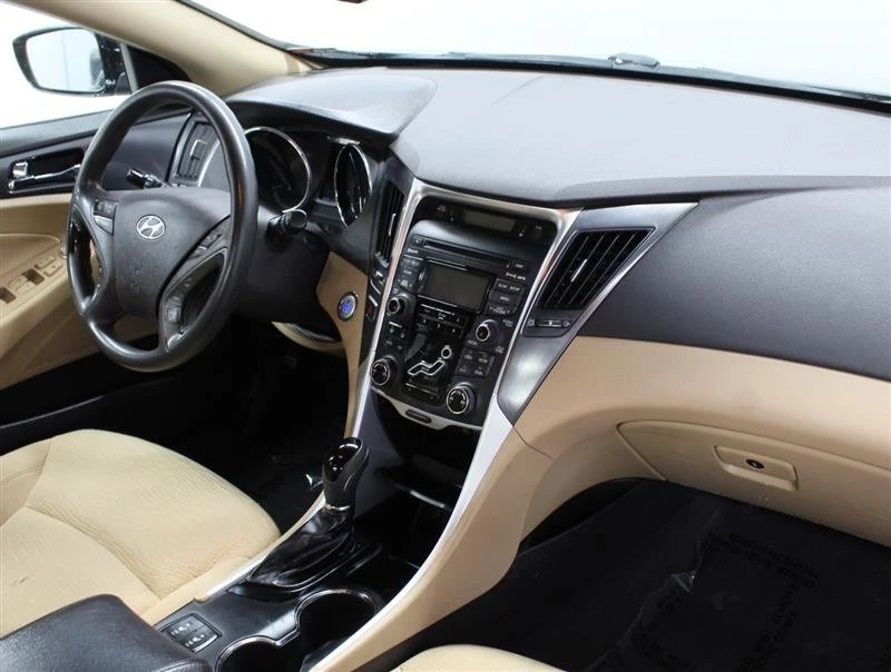 2013 Hyundai Sonata - Image 10 of 20