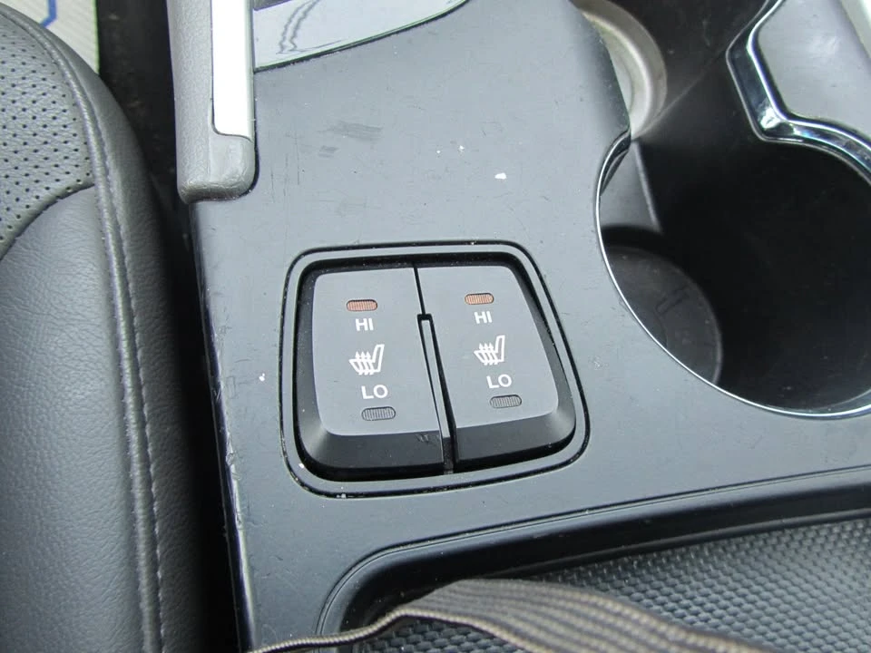 2013 Hyundai Sonata - Image 14 of 17