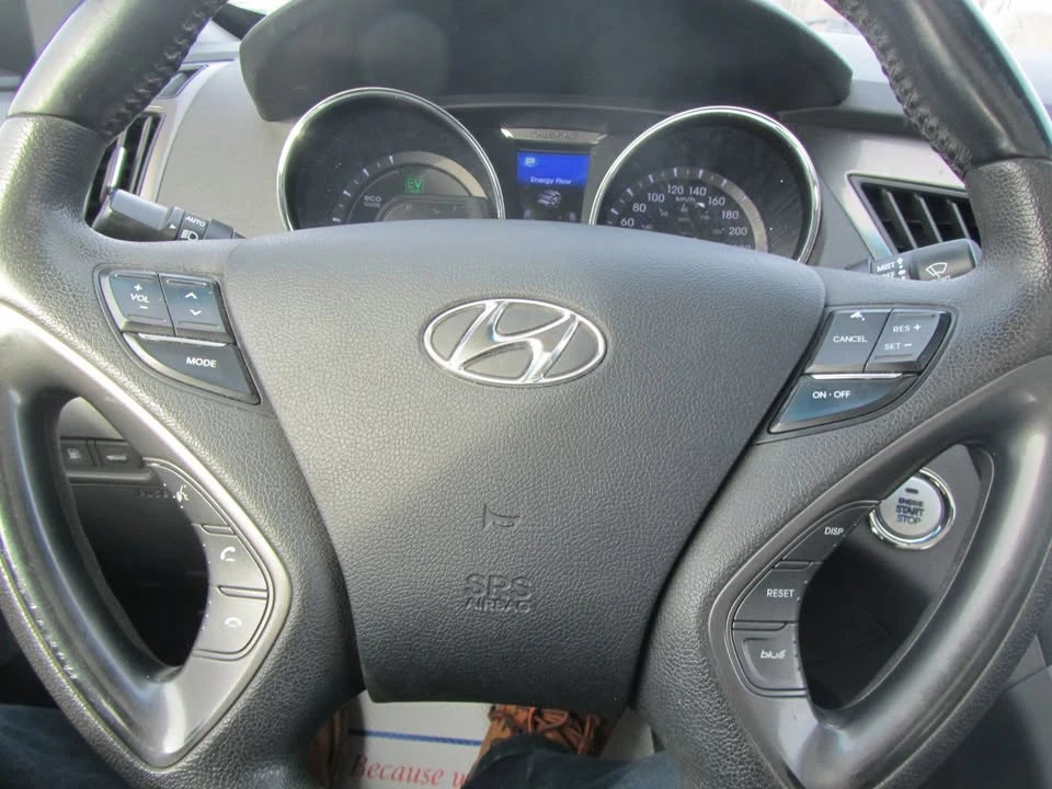 2013 Hyundai Sonata - Image 11 of 17