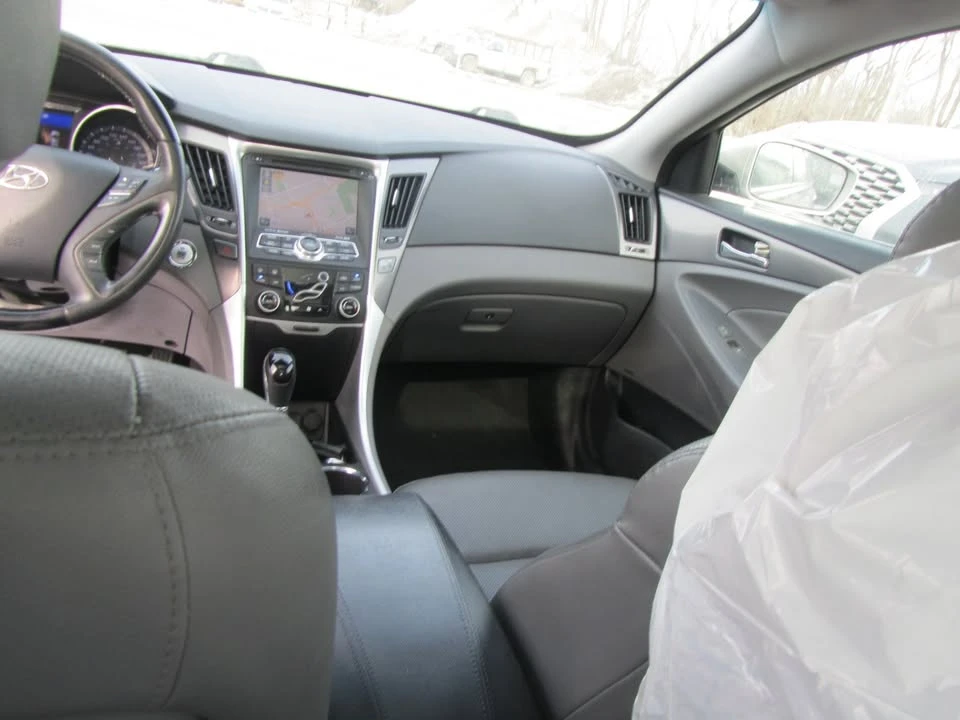 2013 Hyundai Sonata - Image 8 of 17