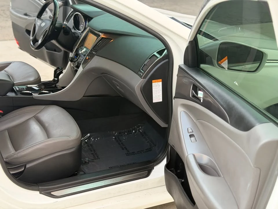 2013 Hyundai Sonata - Image 10 of 14