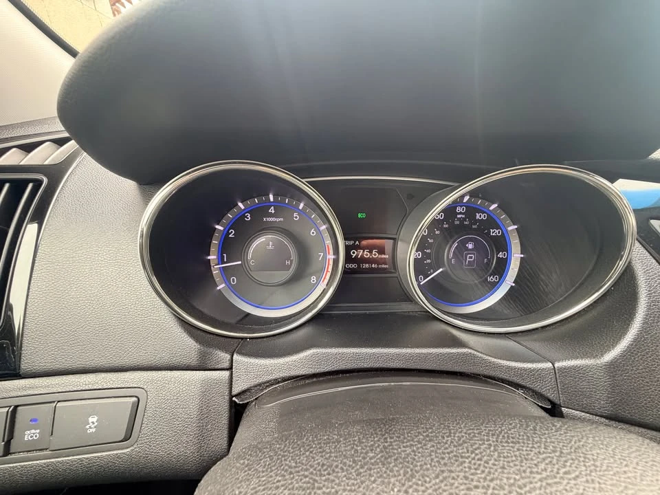 2013 Hyundai Sonata - Image 11 of 12
