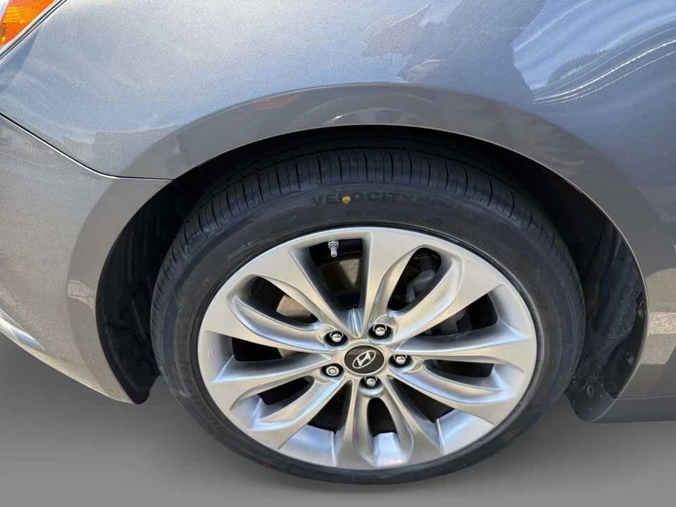 2013 Hyundai Sonata - Image 6 of 10