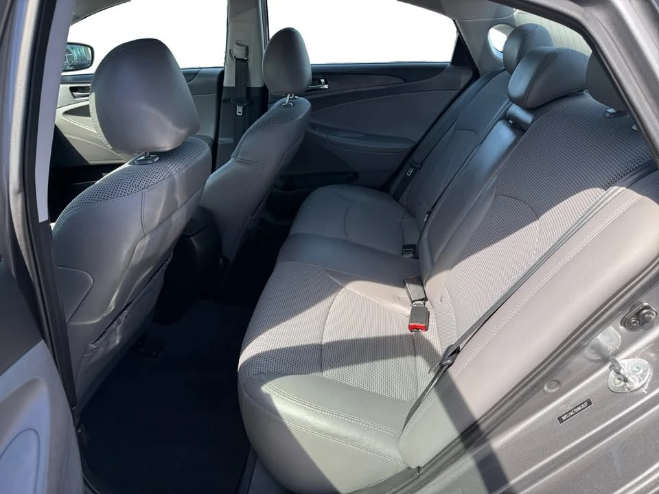 2013 Hyundai Sonata - Image 9 of 10