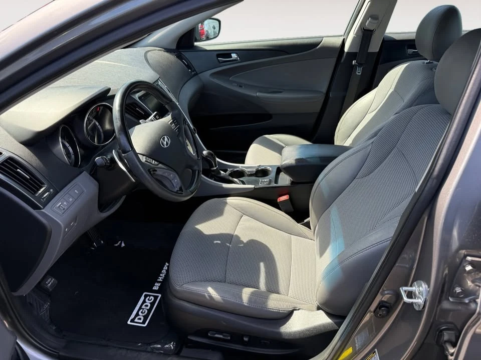 2013 Hyundai Sonata - Image 8 of 10