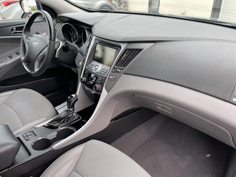 2013 Hyundai Sonata - Image 11 of 20
