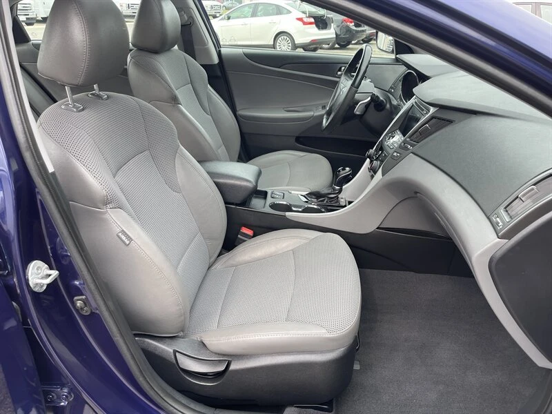 2013 Hyundai Sonata - Image 10 of 20
