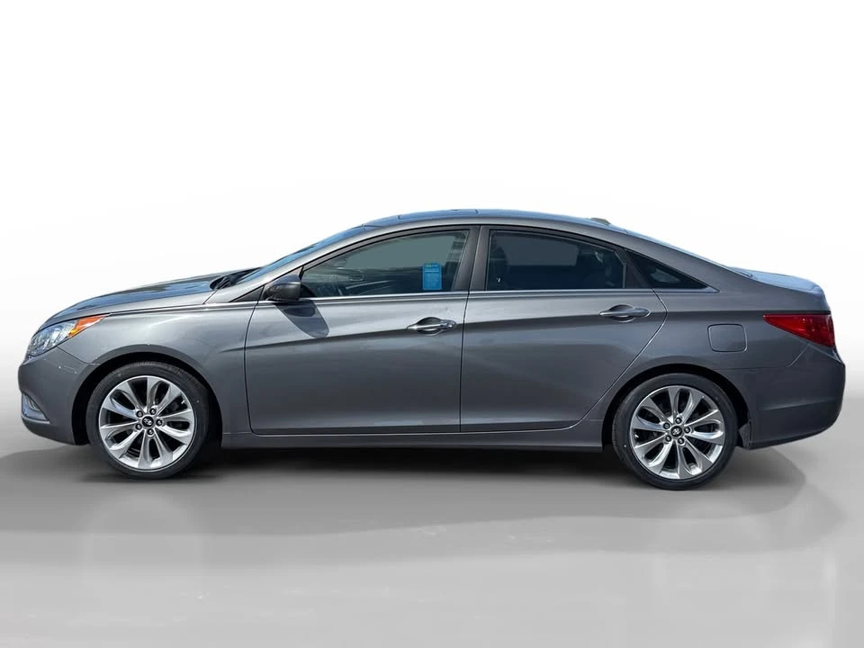 2013 Hyundai Sonata - Image 2 of 10