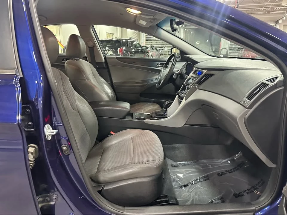 2013 Hyundai Sonata - Image 17 of 20