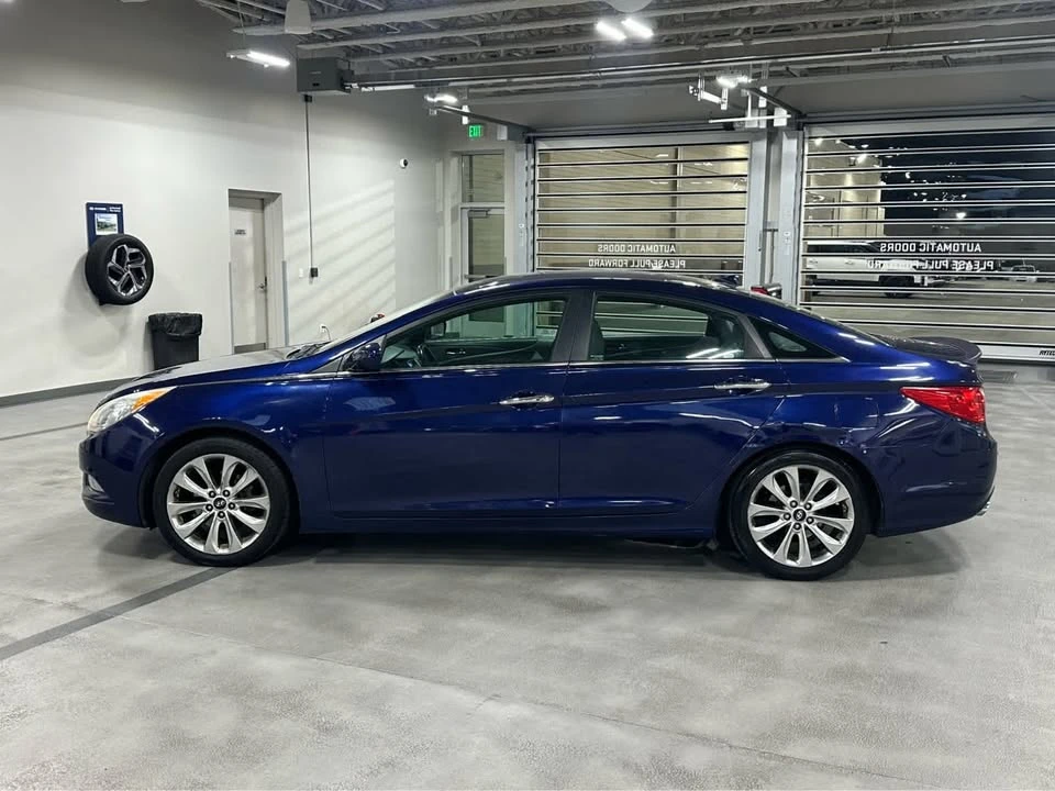 2013 Hyundai Sonata - Image 2 of 20