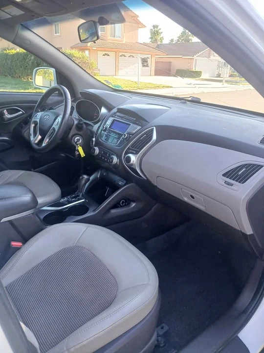 2013 Hyundai Tucson - Image 2 of 6
