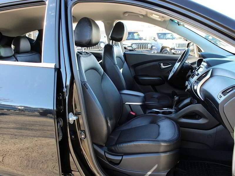 2013 Hyundai Tucson - Image 10 of 17
