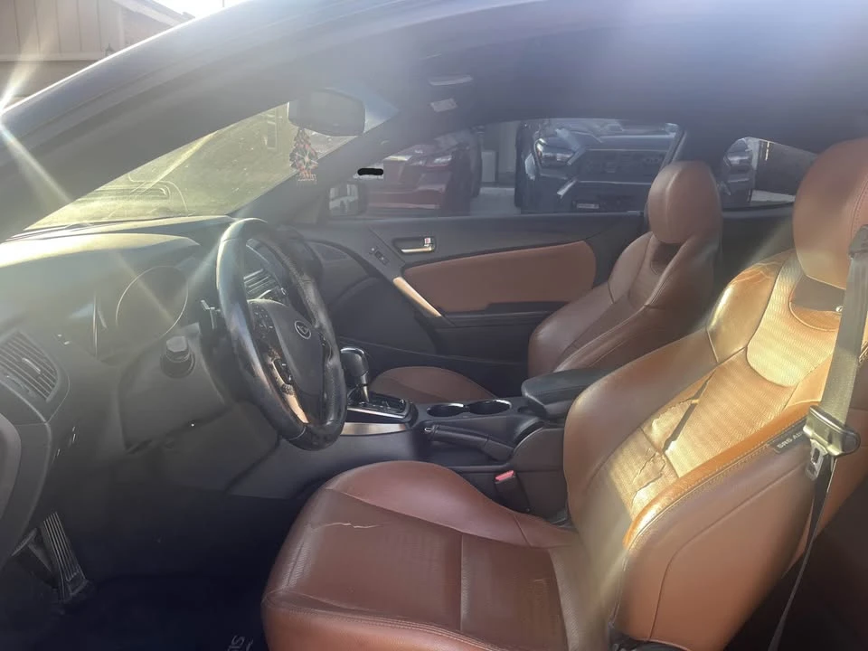 2013 Hyundai Genesis Coupe - Image 15 of 17
