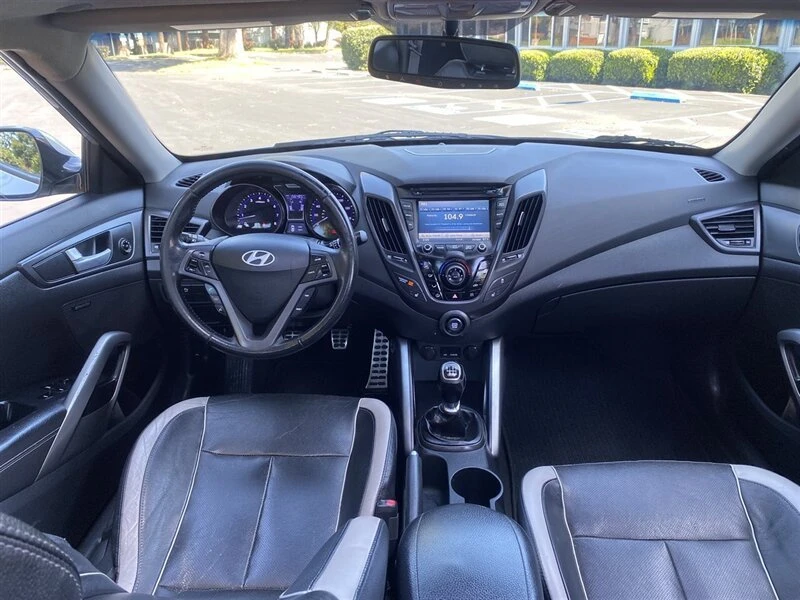 2013 Hyundai Veloster - Image 2 of 20