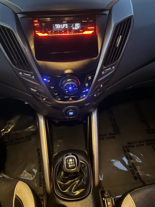 2013 Hyundai Veloster - Image 11 of 14