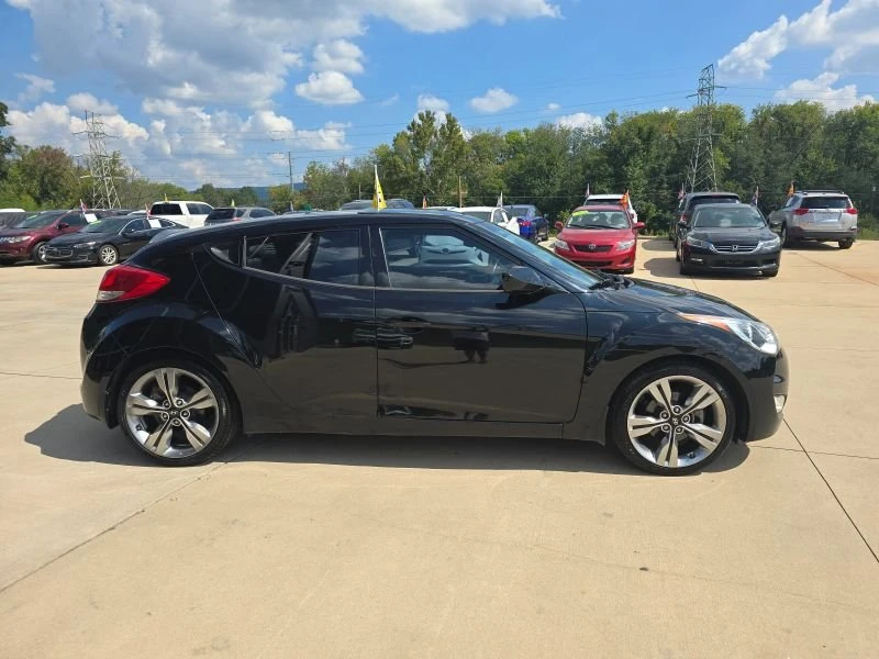 2013 Hyundai Veloster - Image 10 of 20