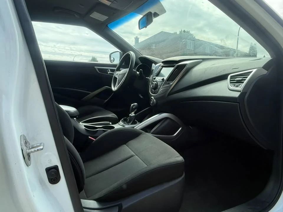 2013 Hyundai Veloster - Image 12 of 13