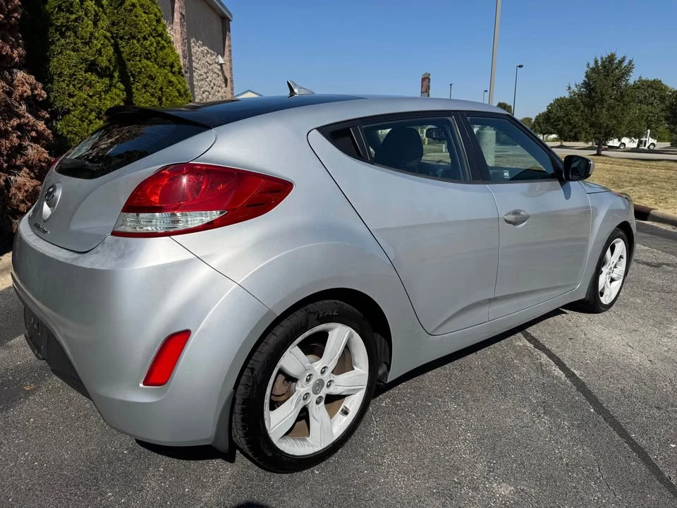 2013 Hyundai Veloster - Image 4 of 14