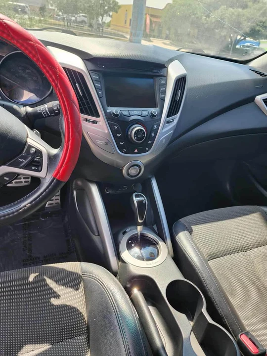 2013 Hyundai Veloster - Image 6 of 10